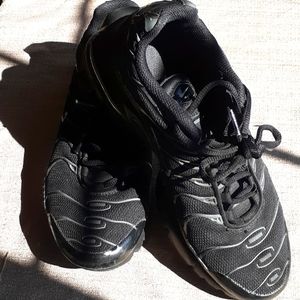 Nike Air Max Plus woman's tennis shoe